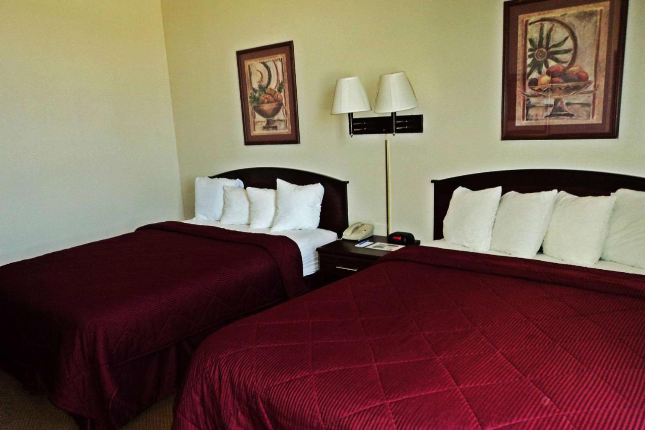 Travelodge By Wyndham Carlsbad Nm Exterior photo